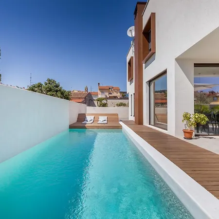 Adora For 6 People In With Private Pool & Children Playground * Pula