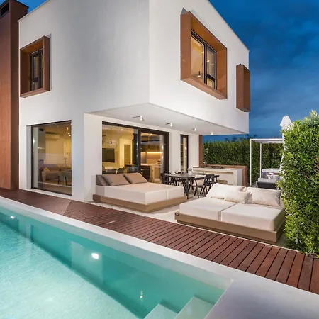 Villa Adora For 6 People In With Private Pool & Children Playground