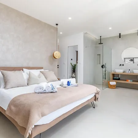 Willa Adora For 6 People In With Private Pool & Children Playground