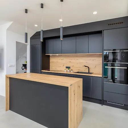 Adora For 6 People In With Private Pool & Children Playground Willa Pula