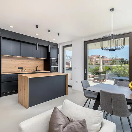 Adora For 6 People In With Private Pool & Children Playground Willa