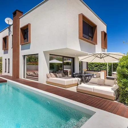 Adora For 6 People In With Private Pool & Children Playground Willa