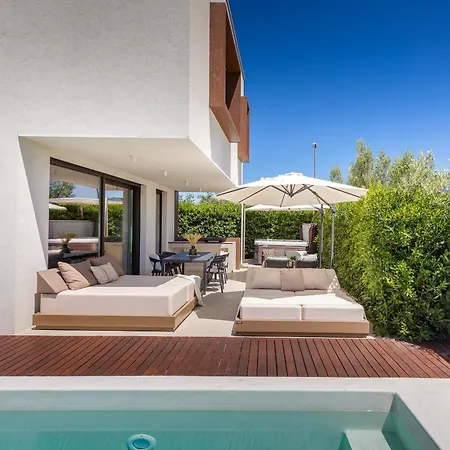 Willa Adora For 6 People In With Private Pool & Children Playground *