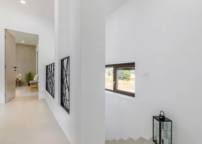 Adora For 6 People In With Private Pool & Children Playground Πούλα