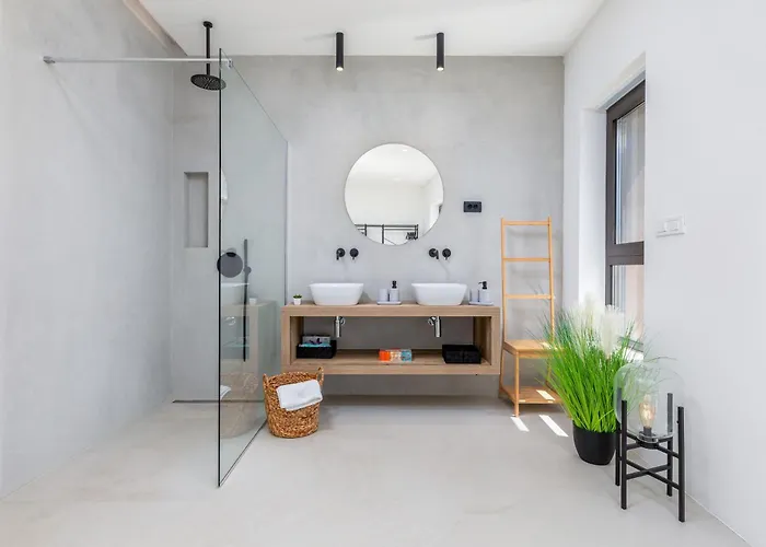 Adora For 6 People In With Private Pool & Children Playground Βίλα