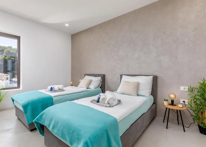 Adora For 6 People In With Private Pool & Children Playground * Πούλα