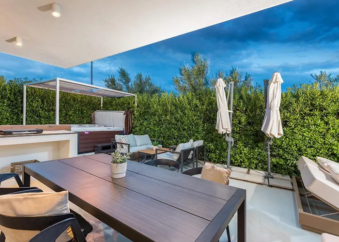 Adora For 6 People In With Private Pool & Children Playground