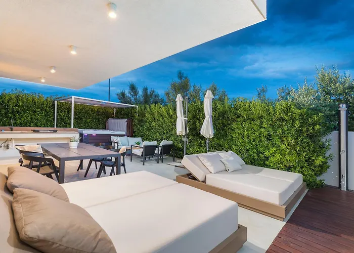 Adora For 6 People In With Private Pool & Children Playground *