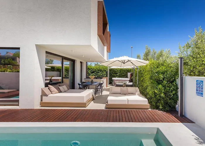 Βίλα Adora For 6 People In With Private Pool & Children Playground *